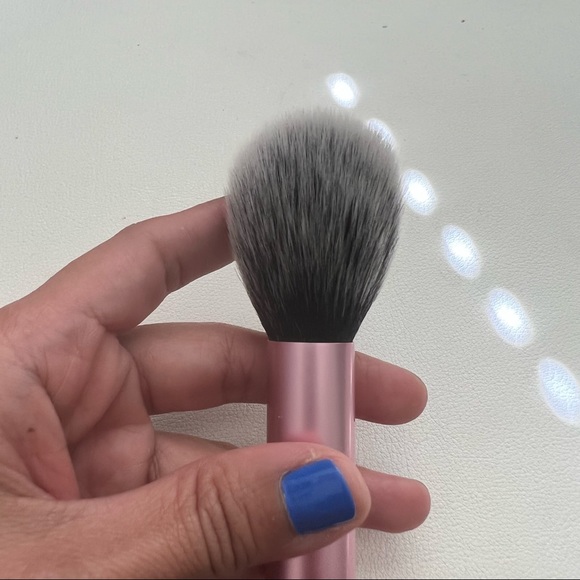 3 Face Brushes - RT Blush Brush, Bare Minerals Flawless Face, Smashbox Contour - Picture 6 of 10
